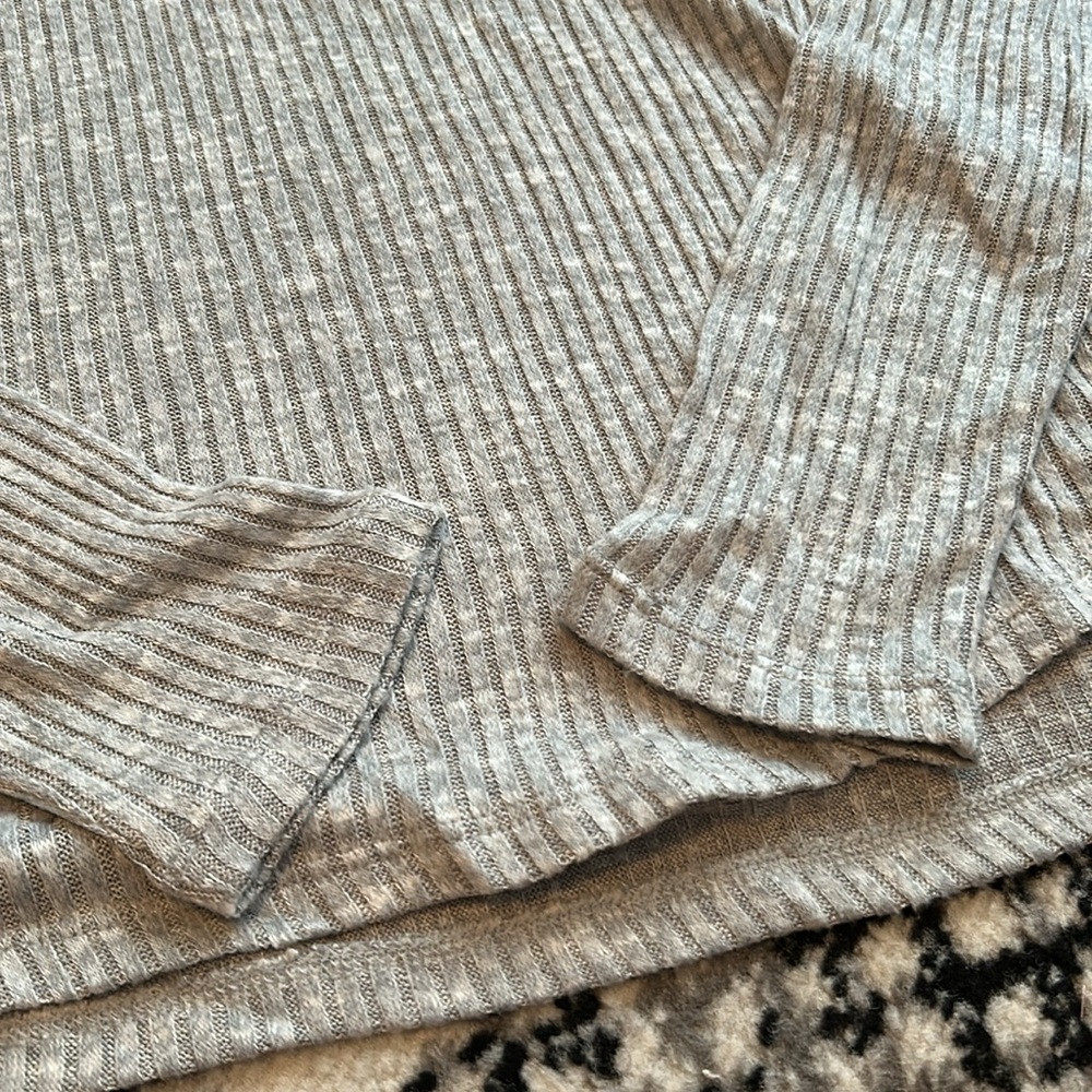 American Eagle top! - Picture 5 of 6